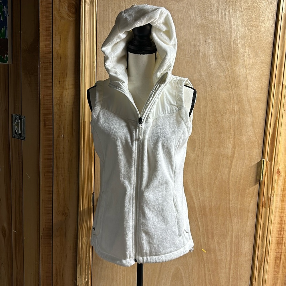 Hooded vest size medium